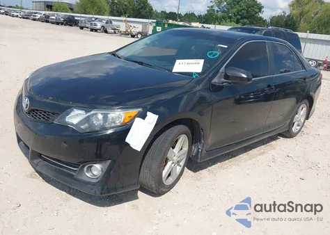 2012 Toyota Camry Se z USA, uszkodzony, nr VIN 4T1BF1FK9CU017572